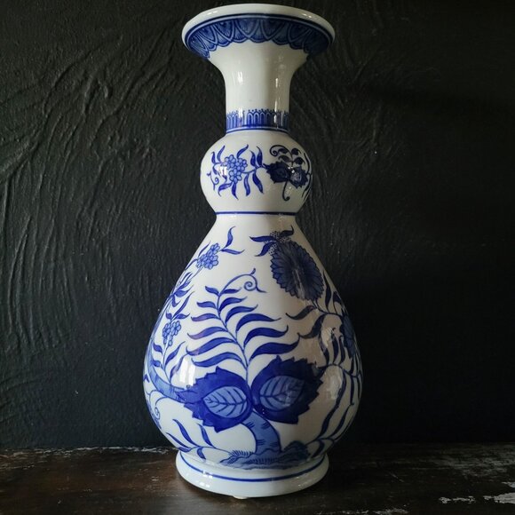Vintage Blue and White Porcelain Chinoiserie Vase, Grandmillennial Decor - Picture 1 of 6
